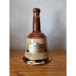 Vintage Bell’s Blended Scotch Whiskey Specialty Selected 4/5 Quart
